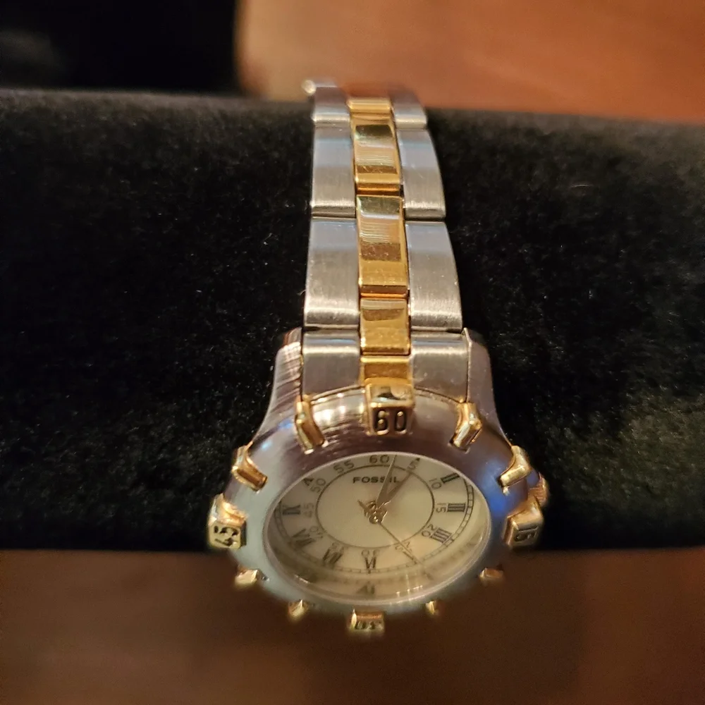 Fossil Two Toned Brushed Silver & Polished Gold Tone Watch